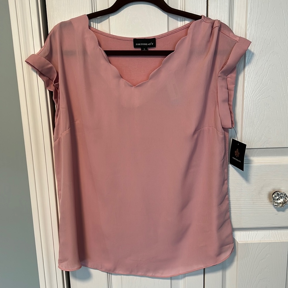 Fortune Ivy Blush scallop neck line.